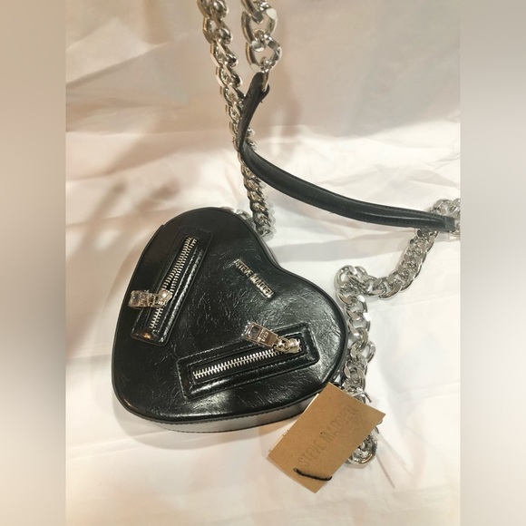 Steve Madden black crinkled zippered heavy chain heart shaped crossbody bag new - Picture 8 of 17